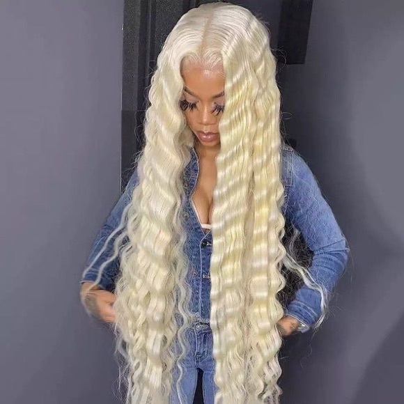 - 💫 ESA 28” BLONDE BODY WAVY LACE FRONT WIG *NEW* - Picture 1 of 12